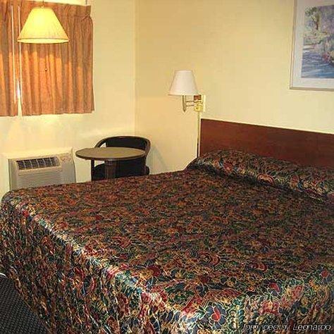 Guest House Motel Chanute Ruang foto