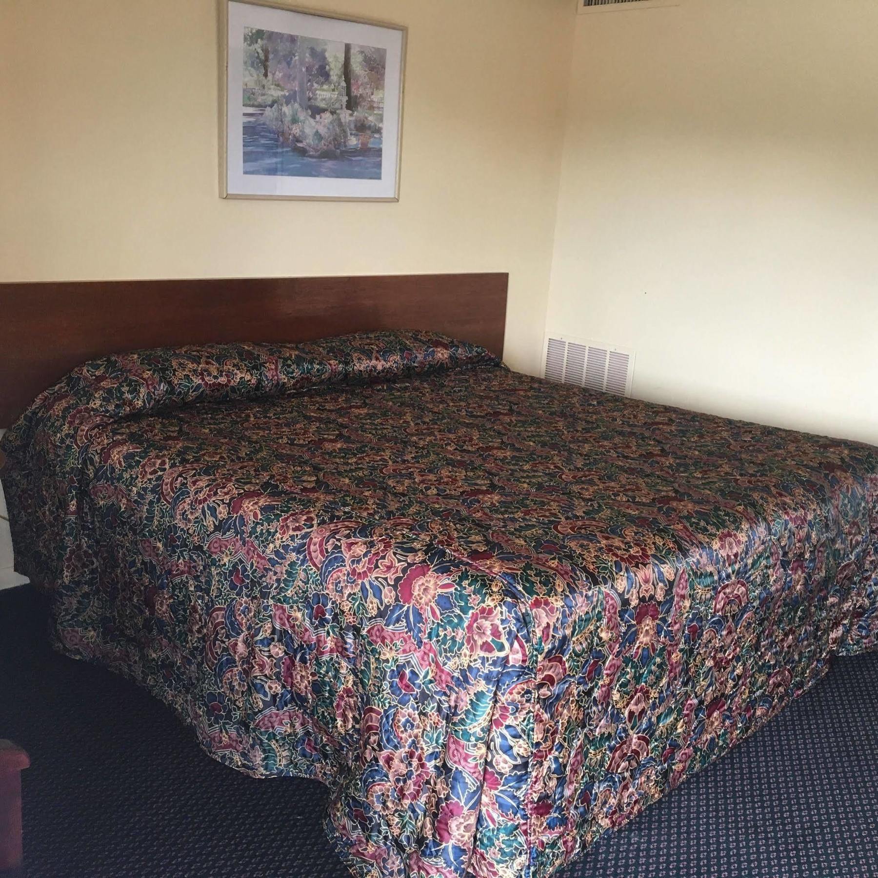 Guest House Motel Chanute Bagian luar foto