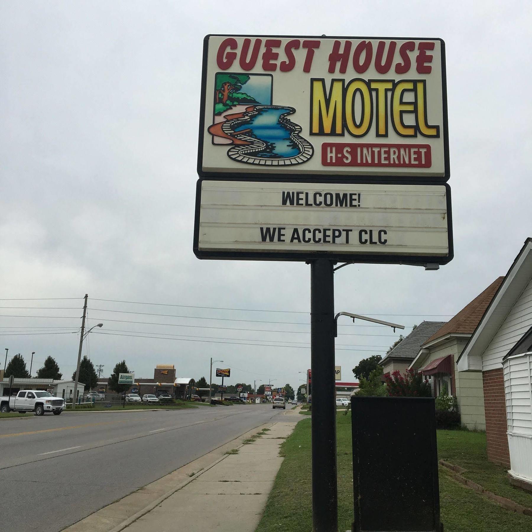 Guest House Motel Chanute Bagian luar foto